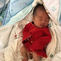 发一个我生孩子的经历，预产期是4月22号，预产期那天住的院，住了一个礼拜都没动静，医生让我用催产...