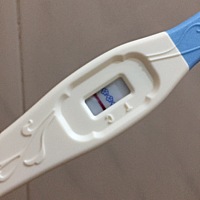 姐妹们，这是没怀孕叭？？？我的大姨妈3.27来的，到现在还没来，好着急，有什么办法吗？？？还是去医院...