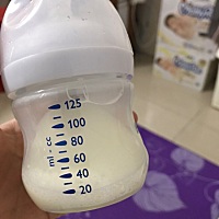 宝宝不吃奶粉，不论什么情况坚决不吃的那种，我该怎么办？ 两个多月开始我就尝试给一姿小朋友喂奶粉，经...