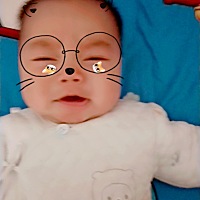 累死在夜晚与清晨的哭声里😭😭话说我还没开始戒夜奶呢？有没有宝妈有过借夜奶的经历😥😥