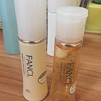 怀孕以后为了宝宝健康，把原来的雪花秀换成fancl的了，无添加全线适合孕妈用，平时也很适合用，真的很好...