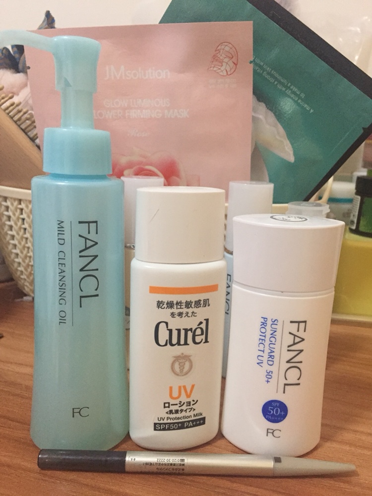 卸妆油，防晒还有cruel的物理防晒；还有fancl的眉笔（孕妈能用的）