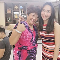 被我亲妈气疯了。 本来就有先兆流产的情况让她三个月以内千万别说，她口口声声答应了一转头还是所有...