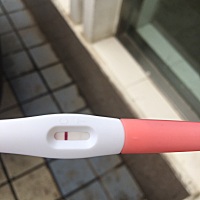 4月6号的末次，26号排卵试纸测强阳，当天夜里12:00安排了一次。昨天今天大卫测一直白板，刚买了支试纸笔...