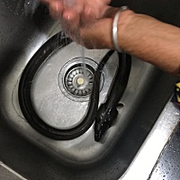 谁产后没奶的问我，喝了土龙炖猪尾奶多4斤左右，涨的厉害，衣服换好几件，奶垫用的太疯狂！