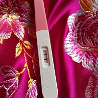 4.1号来的大姨妈，周期28天。本该4.29来大姨妈可是到今天还没有来大姨妈。今早测的早孕试纸，发现怀孕了...