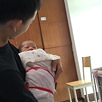 昨天终于生了 41➕1 破水 (羊水浊 幸好我宝胎心好 我坚持顺产 妈妈也感觉有点对不起你 担心着你会吸羊水...