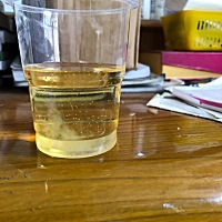 说用酒精和晨尿能测男女，大家帮我看看是男孩还是女孩，就是好奇