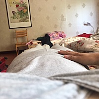 肚子不大的我生出来一个7斤的宝贝！和好宝相处一星期了，奶水开始变多，白天喝母乳，晚上母乳＋奶粉...