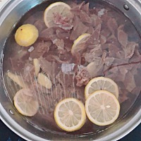 自从可以吃辅食了，老母亲每天变着花样给你做饭，这一天天的，可把我累坏了