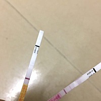 姨妈已经推迟6天了，没有什么症状，金秀儿hcg试纸白板，是怎么回事？