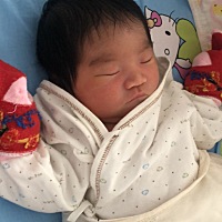 5.5号剖腹产女孩 7斤3两😎ི😎ི 见的所有人都说我们头发好