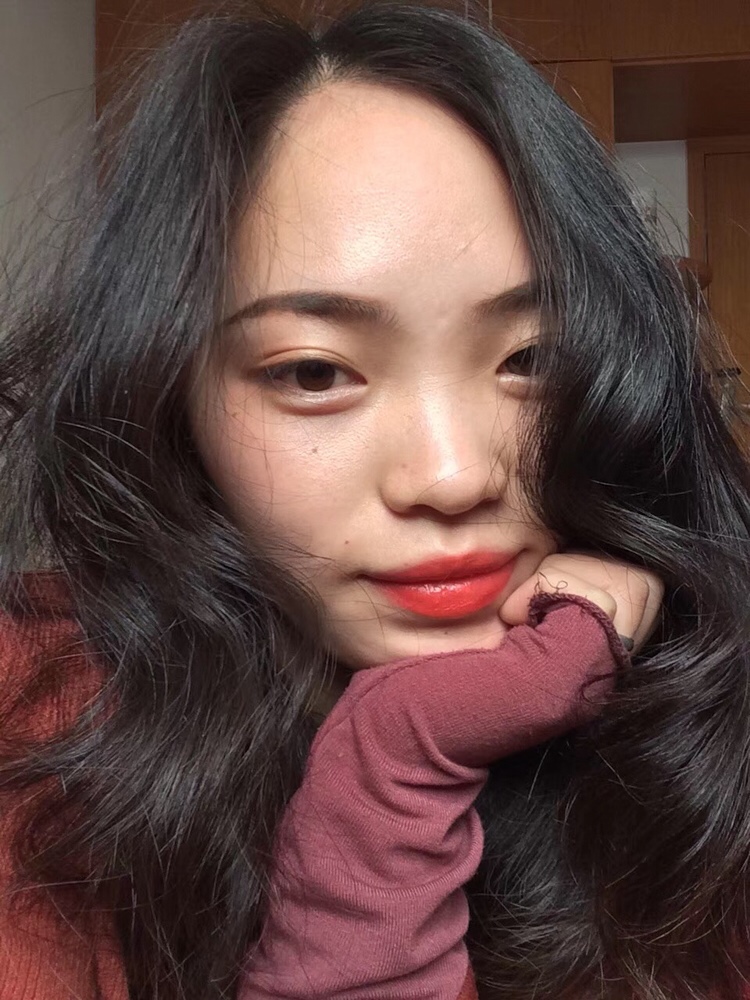 画了妆，无美颜无滤镜。