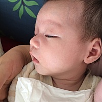 上个月九号晚上7:50分生的你，真快你都满月了，又开心，又担心，因为是刨腹产没办法洗什么杂头水，不然...