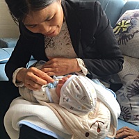 宝宝12天了，宝宝的外婆来看宝宝。外婆对宝宝眼里充满爱💗