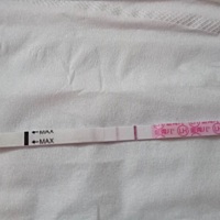 吃了一个月叶酸 怎么月经推迟了啊？有人遇到过吃叶酸推迟的吗？金.秀.儿的排卵试纸测不到强阳。