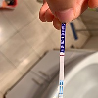 5.1号排卵，今天是排卵后第十天，这是不是水印呢？