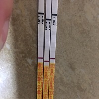 4月14号来月经，18号差不多走了，之后三天过去每隔一天一次28到30号每天都有，现在测到很浅，会不会是金...
