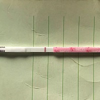 我是多囊卵巢综合症，30排卵，今天秀儿早孕白得发光，心情低落到了极点，哎，坐等大姨妈