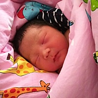 给大家报喜了，顺产七斤，有轻微撕裂。祝大家都能生下漂亮健康大宝贝😄再分享一张四维彩超照片，看看...