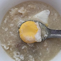 我可能坐了一个假月子，家里一个人都没有，前一个星期是我奶奶过来照顾我的，昨天回去了，一回去今...