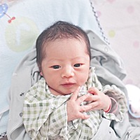 医院摄影师拍的照片送给我家宝贝👄