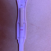 1号左右排卵（没有用排卵试纸）今天第十一天，早上测的还是只有一点点颜色，九号测了一下，这两个颜色差...