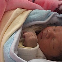 孕前115斤 生的时候138斤 生完120 怀孕整个长胖了五斤 昨天早上去医院拆线有点冷到了 回来喝了一碗鸡汤 ...