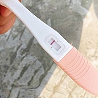 末次月经4月8号的月经 今天测了还是白板 还要不要再等了 💔