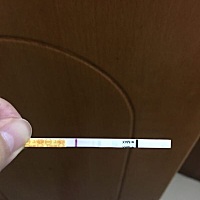 最近天气潮湿的原因，非常暴躁，金秀儿试纸也是白板，但是姨妈推迟了3天，激素紊乱？