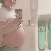 6个月，肚子好大，真的羡慕那些肚子小的，6个月胖了30斤了，我就是猪，一天使劲吃，