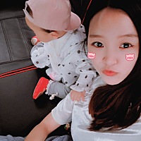 我最爱的女儿。我的心肝。有了她之后我只想跟她待在一起。虽然有的时候有崩溃。有点无奈。因为她老要我...