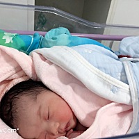 不想去回忆生产过程 看见宝贝的一瞬间啥都忘啦 一点四十进产房 开三指 二点半开五指 自己破的水 开始进...