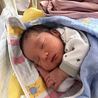 终于卸货了✌️本人于2019年5月5日刨腹产顺利产下六斤三两的哥哥👶🏻和五斤九两的妹妹👧🏻....