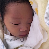 4.25顺产小公主一枚，6.6斤，41周催产的，羊水不足，脐带绕颈两圈，但是宝宝特别体谅妈妈，从肚子开始痛...