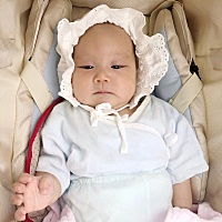 小柚子已经两个月20天了，半个多月见宝宝一次，可爱的宝宝，妈妈努力工作，你也乖乖长大。妈妈爱你，你...