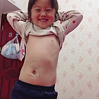 熊孩子要让画画       然后我回来就这样了 不让我看    还把自己高兴的不行了