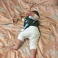 我想问你们剖腹产半年后同房会不会出血，我产后六个月前同房不会出血，现在六个月后每次同房都出，第一...