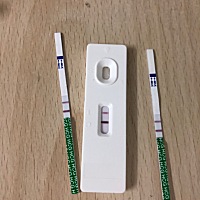 4月份21号的末次月经，今天测了都是两条线，会不会炸胡。，。。