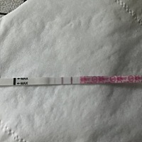 如果上个月月经推迟了。是不是这个月排卵也会推迟啊？这是月经完了的第三天测的金.秀.儿的试纸，不知道...