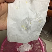 这已经是第三张纸了！ 纯母乳喂养的妈妈一定要切记，残奶一定要定时排空！！！！一定要！定时啊！ 我就...