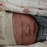 5月16凌剥腹产9.4斤乔治，说起来现在都害怕，因为孕期吃的太多没控制，头围也比较大有9.9cm，头胎剥腹产...