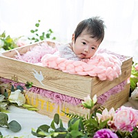 宝宝42天的满月照！我和老公蹭个镜头！😊