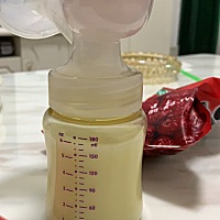 剖腹产第10天，宝宝黄疸住院的第四天，每天都用吸奶器给你宝宝吸出来送去医院。隔3.4个小时吸一次，...