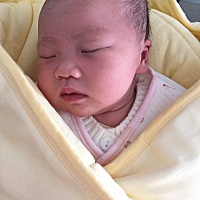 接健康女宝啦，四十周B超单子照的快接近八斤，因为宝宝大第一胎怕顺产不下来，所以四十周+1没等发动就选...