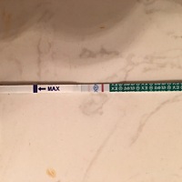 月经周期是27天，上个月17号来的大姨妈， 今天19号了还没来，刚测了一下，是中了么