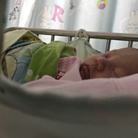 退圈啦，预产期18号生了佩奇，打了催产素催生，开了3公分受不了打了无痛，宝宝8斤1两，因孕期血糖异常，...