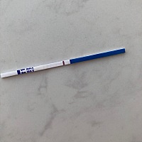 今天520哦，昨天睡觉前跟老公讲希望520可以测到惊喜，然后晚上做梦梦到自己怀孕了，结果今天五点多醒了...