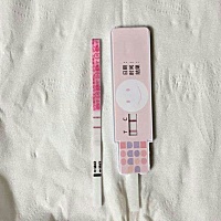 排卵试纸是每天测一次还是一天测好几次？我这个是一天测了一次，亲们看看，这个金秀儿的显示是要排卵了吗？