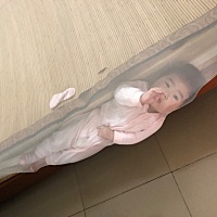我宝宝掉进蚊帐后哈哈哈